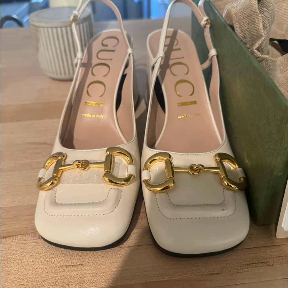 Gucci Women's Off White Leather Heels - Picture 6 of 7